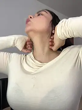 Snapshot of Selena_Roa chatting on 12.05.25 Selena Roa online show from 12.05.25