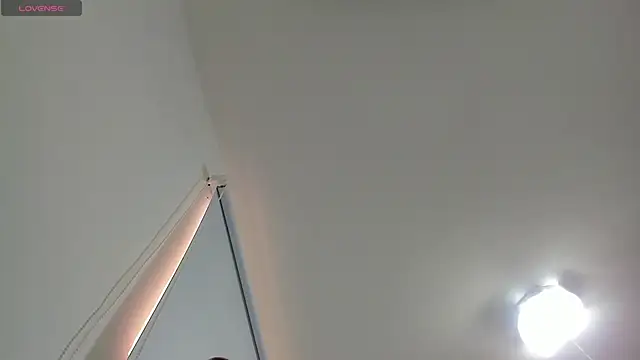 Snapshot of mirandaduboiss chatting on 11.12.25 mirandaduboiss online show from 11.12.25