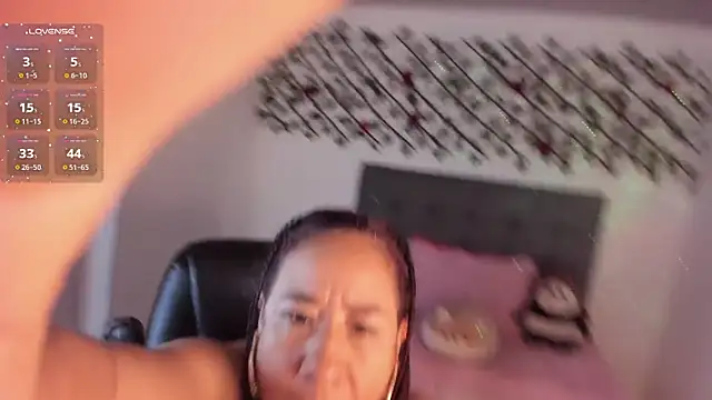 Snapshot of Karly_Closson chatting on 12.02.25 Karly Closson online show from 12.02.25