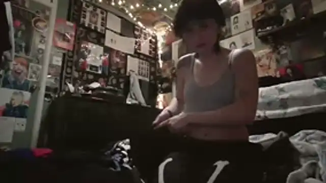 Snapshot of kutekiwi chatting on 10.22.25 kutekiwi online show from 10.22.25