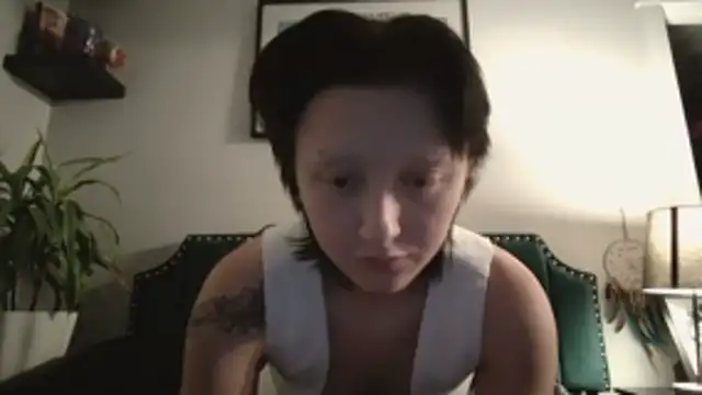 Snapshot of kutekiwi chatting on 10.29.25 kutekiwi online show from 10.29.25