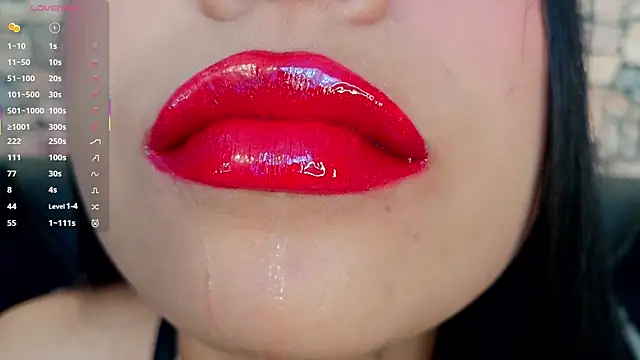 Snapshot of mia_roux1 chatting on 11.03.25 mia roux1 online show from 11.03.25