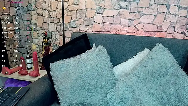 Snapshot of mia_roux1 chatting on 11.06.25 mia roux1 online show from 11.06.25