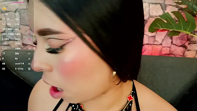 Snapshot of mia_roux1 chatting on 11.09.25 mia roux1 online show from 11.09.25