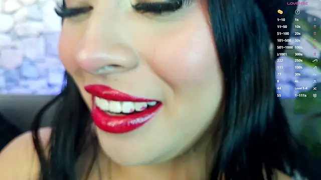 Snapshot of mia_roux1 chatting on 11.14.25 mia roux1 online show from 11.14.25