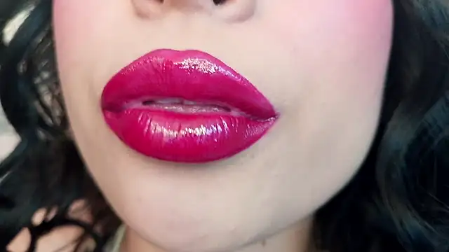 Snapshot of mia_roux1 chatting on 11.21.25 mia roux1 online show from 11.21.25