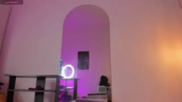 Snapshot of Miss_ambrer_ chatting on 11.14.25 Miss ambrer online show from 11.14.25