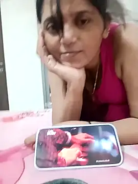 Snapshot of Bengoli_couple chatting on 10.28.25 Bengoli couple online show from 10.28.25