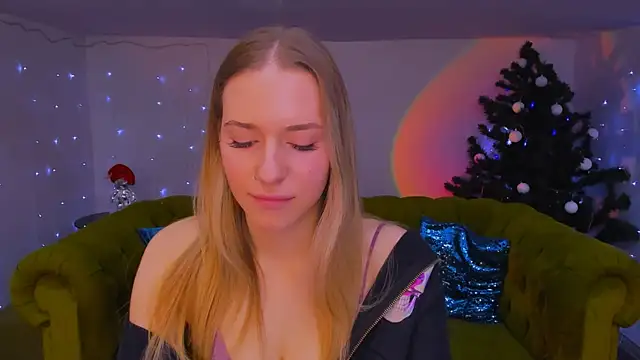 Snapshot of sassy_cutie chatting on 01.12.26 sassy cutie online show from 01.12.26