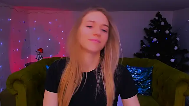 Snapshot of sassy_cutie chatting on 01.14.26 sassy cutie online show from 01.14.26