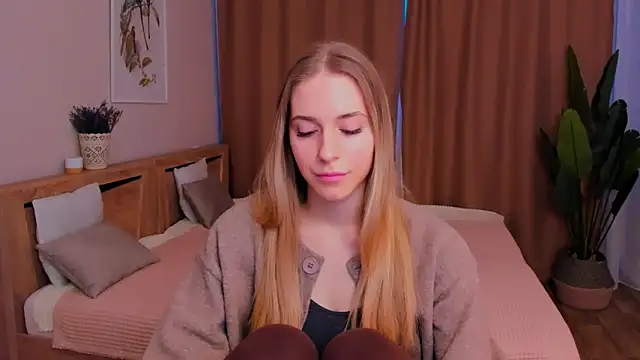 Snapshot of sassy_cutie chatting on 02.19.26 sassy cutie online show from 02.19.26