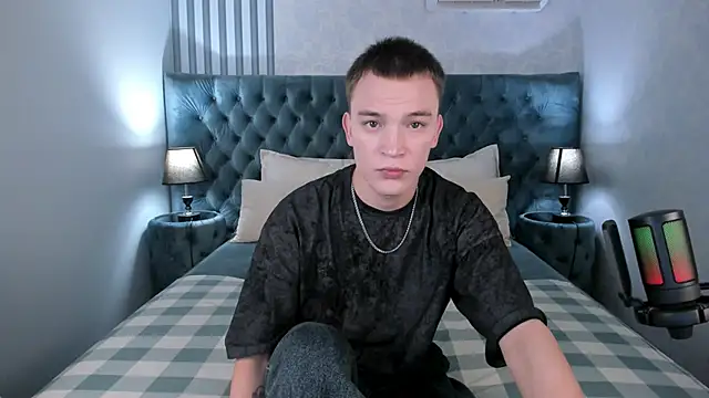 Snapshot of Derek_Banville chatting on 11.05.25 Derek Banville online show from 11.05.25