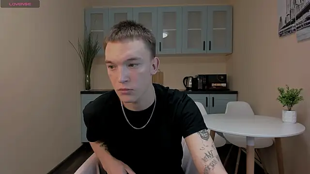 Snapshot of Derek_Banville chatting on 11.13.25 Derek Banville online show from 11.13.25