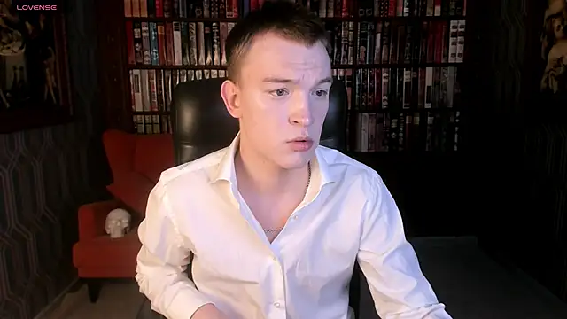 Snapshot of Derek_Banville chatting on 11.14.25 Derek Banville online show from 11.14.25