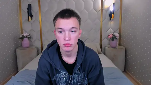 Snapshot of Derek_Banville chatting on 11.18.25 Derek Banville online show from 11.18.25