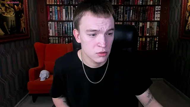 Snapshot of Derek_Banville chatting on 12.03.25 Derek Banville online show from 12.03.25