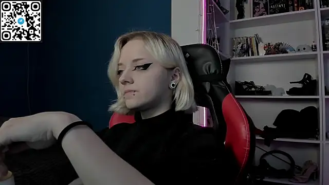 Holy Mistress S online show from 01.10.26