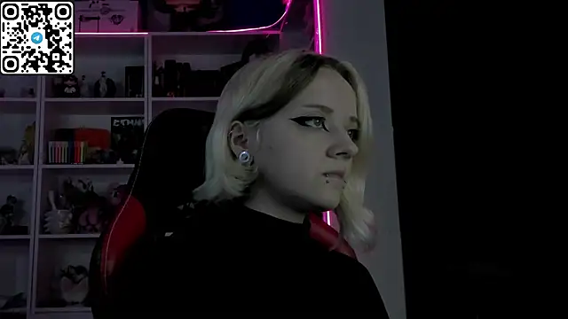 Holy Mistress S online show from 05.22.26