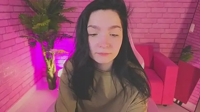 Linda Sweetiest online show from 12.19.25