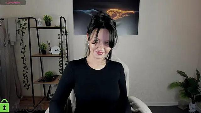 Sara Devills online show from 12.15.25