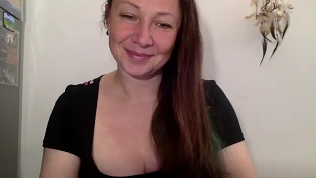 Snapshot of LucyTop chatting on 10.22.25 LucyTop online show from 10.22.25