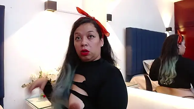 Snapshot of Angyrios chatting on 10.30.25 Angyrios online show from 10.30.25