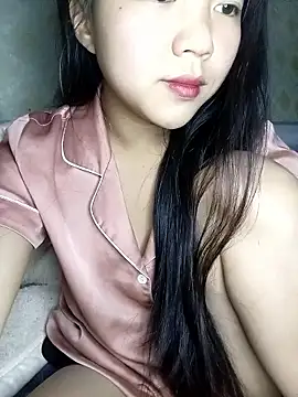 Quynhsumon online show from 01.15.26