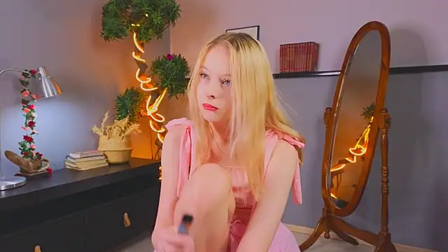 YungLyssy online show from 12.14.25