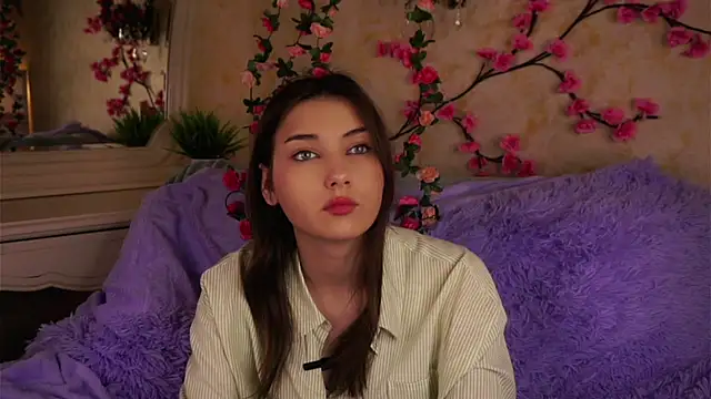 KateCahee online show from 11.10.25