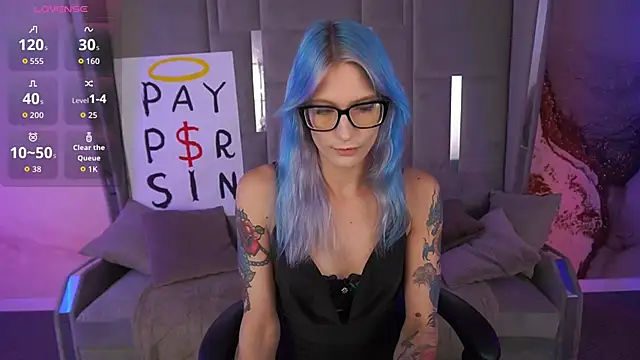 Snapshot of CassaBlaze chatting on 10.30.25 CassaBlaze online show from 10.30.25