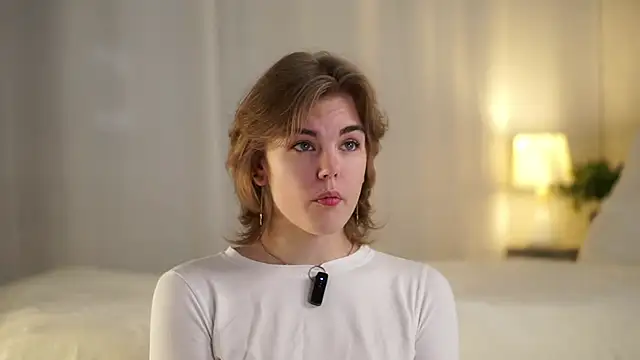 Snapshot of MelodyBaur chatting on 11.27.25 MelodyBaur online show from 11.27.25