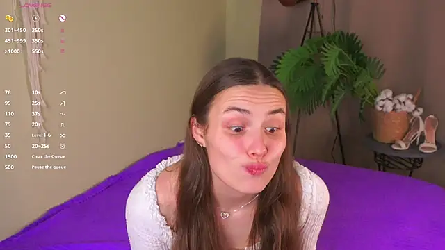 LeonoraWoods online show from 11.30.25