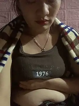 Snapshot of Lara-11 chatting on 11.15.25 Lara-11 online show from 11.15.25