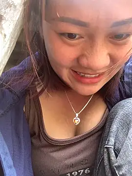 Snapshot of Lara-11 chatting on 11.16.25 Lara-11 online show from 11.16.25