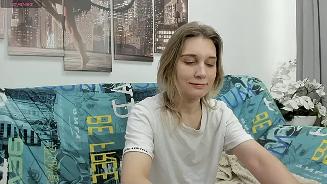 Snapshot of Tenderly_Sophie chatting on 12.18.25 Tenderly Sophie online show from 12.18.25