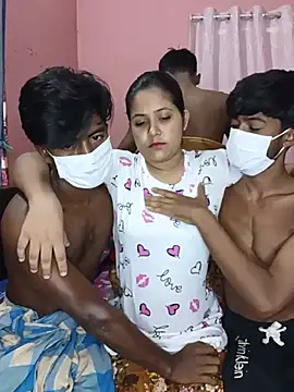Snapshot of CoupleShow_432 chatting on 06.19.26 CoupleShow 432 online show from 06.19.26
