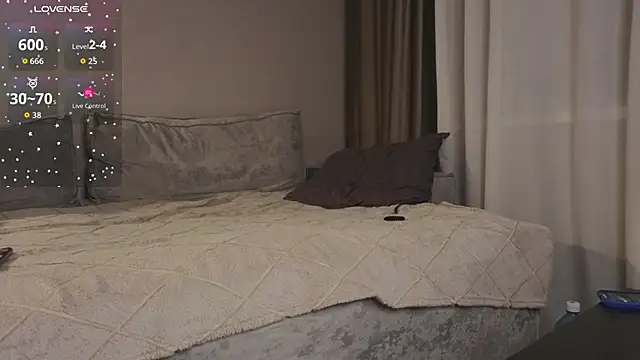 Kate James online show from 11.26.25