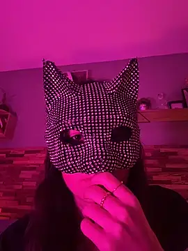  isadora online show from 12.05.25