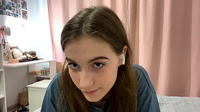 Kira Sanders online show from 10.28.25