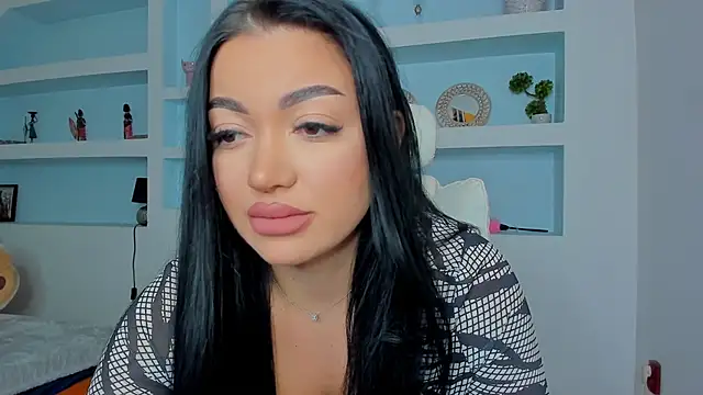 Snapshot of juliexxx chatting on 11.01.25 juliexxx online show from 11.01.25