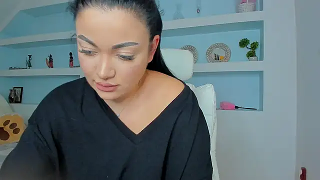 Snapshot of juliexxx chatting on 11.27.25 juliexxx online show from 11.27.25