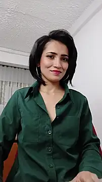 Snapshot of chloehanna chatting on 11.05.25 chloehanna online show from 11.05.25