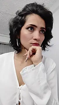 Snapshot of chloehanna chatting on 11.13.25 chloehanna online show from 11.13.25