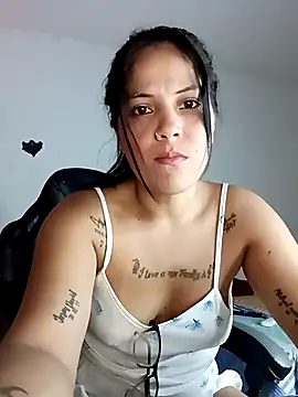 Snapshot of tattyHot95 chatting on 11.03.25 tattyHot95 online show from 11.03.25