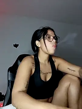 Snapshot of tattyHot95 chatting on 11.10.25 tattyHot95 online show from 11.10.25