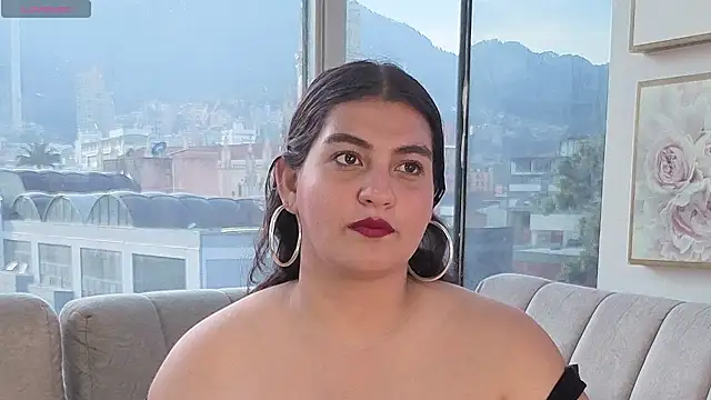 Snapshot of kendra_crow chatting on 11.11.25 kendra crow online show from 11.11.25