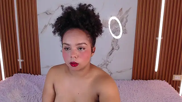 Snapshot of rosselyn_ chatting on 11.25.25 rosselyn online show from 11.25.25