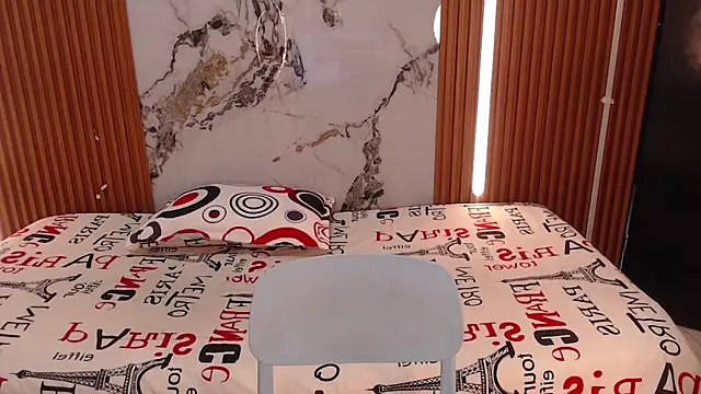 Snapshot of rosselyn_ chatting on 12.04.25 rosselyn online show from 12.04.25