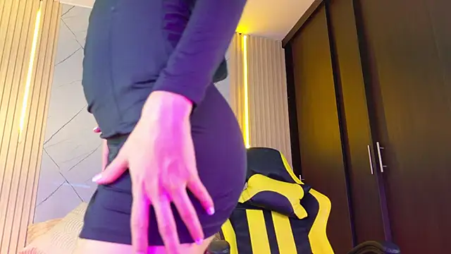 Snapshot of Sara_swift9 chatting on 10.24.25 Sara swift9 online show from 10.24.25