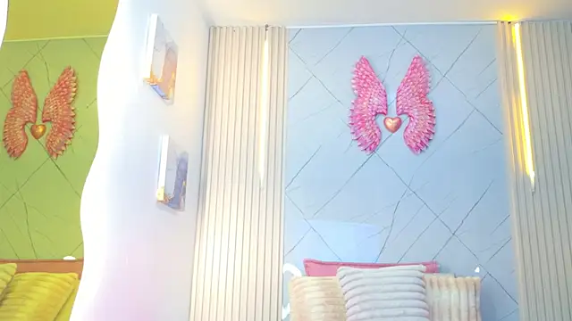 Snapshot of Sara_swift9 chatting on 11.16.25 Sara swift9 online show from 11.16.25